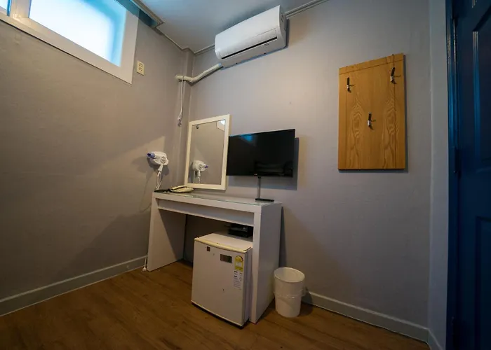 Beewon Hostel Seoul