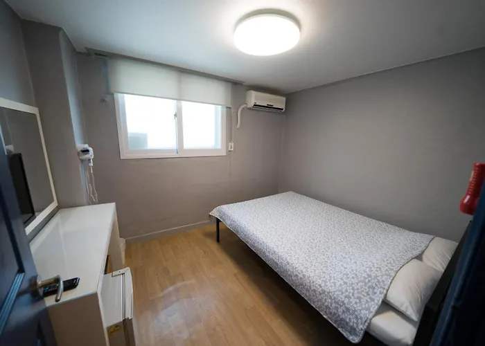 Hostel Beewon *